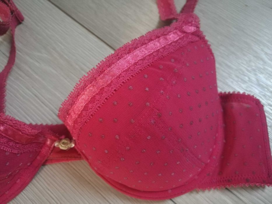 Komplet bielizny RESERVED biustonosz 75C + stringi S