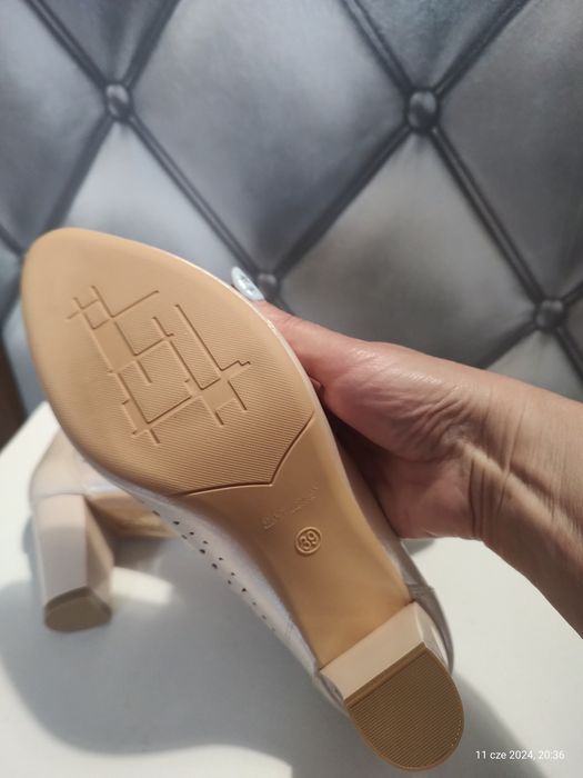 Pantofelki na stabilnym obcasie