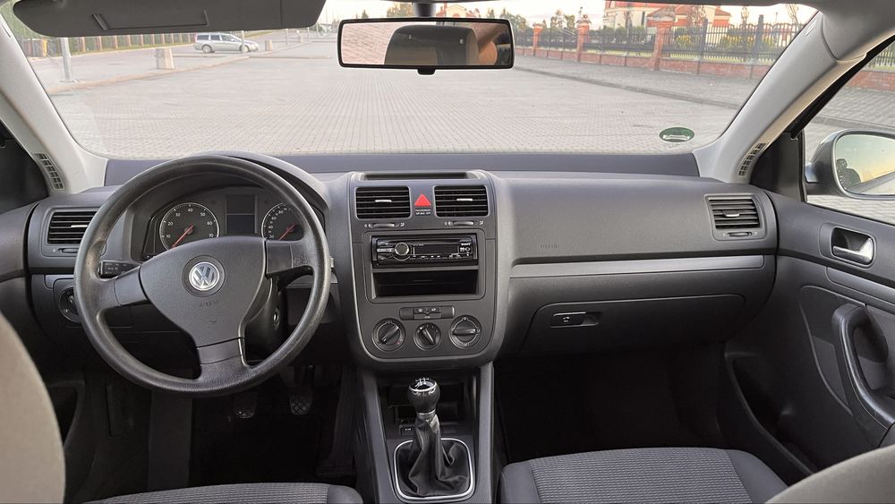Sprzedam VW Jetta 1.6 benzyna