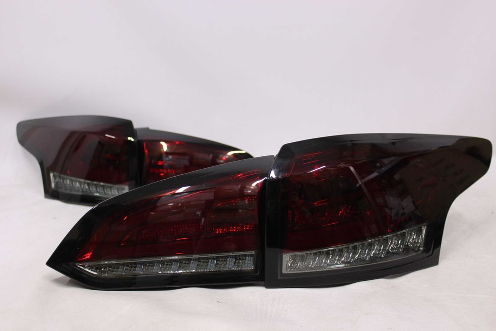 Lampy tył tylne FORD FOCUS MK3 SW 11-18 Kombi Dynamic RED SMOKE LED