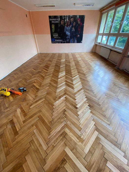 Cyklinowanie Parkietu oraz układanie nowych Parkietów i Desek