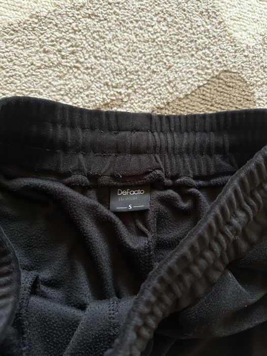 Костюм велюровий чорного кольору,розміру S,за усіма замірами у лс