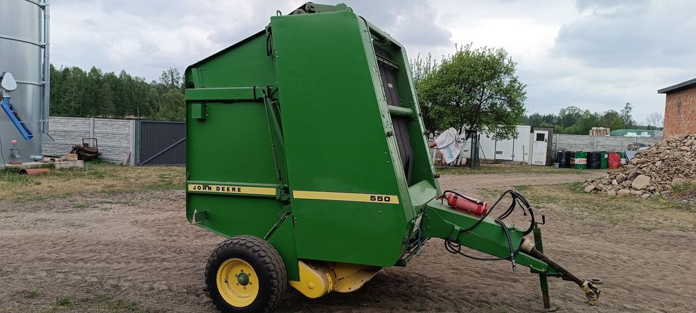 Prasa John Deere 550
