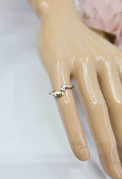 Złoty pierścionek próba 585 14k Używany  złoto żółte i białe