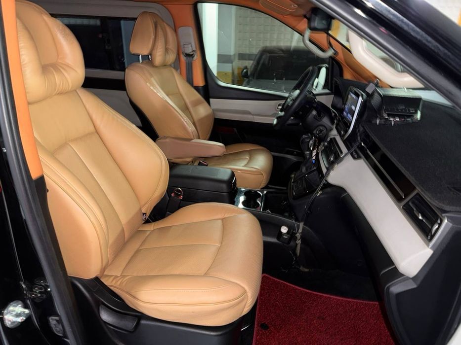 Grand Starex Limousine  2020 рік 2.5 дізель  повний