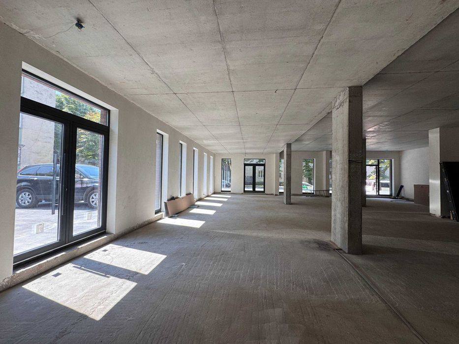 БЕЗ КОМІСІЇ ПРОДАЖ КОМЕРЦІЇ в зданій новобудові вул.Окружна,43