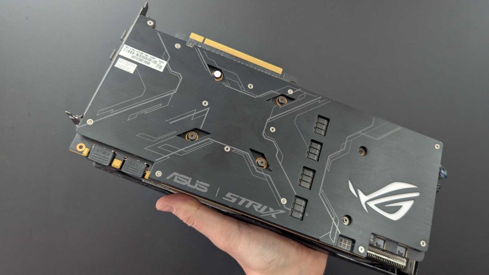 Відеокарта asus rog strix 1080 8gb | чудовий стан