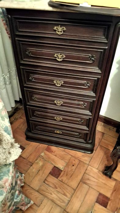 Quarto completo antigo