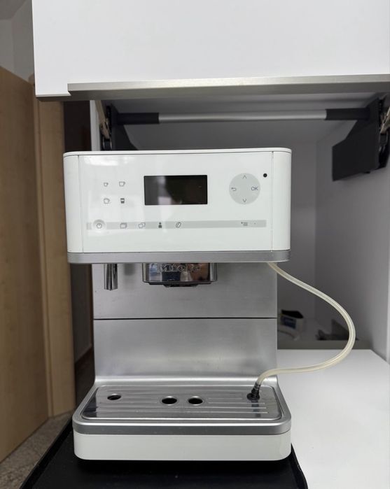 Кавомашина Miele CM 6350|Diamond White