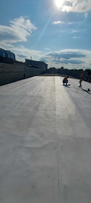 Монтаж ПВХ мембраны. Ремонт и устройство плоских кровель. Кровельщики.