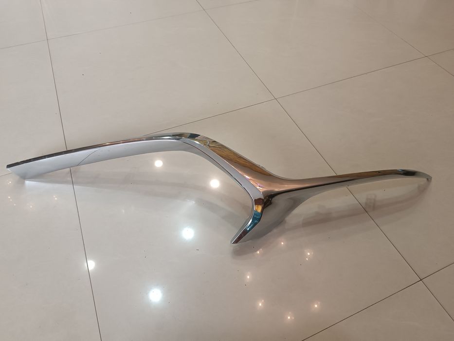 Оригинальная накладка на передний бампер Mazda 3-axela 2020 года