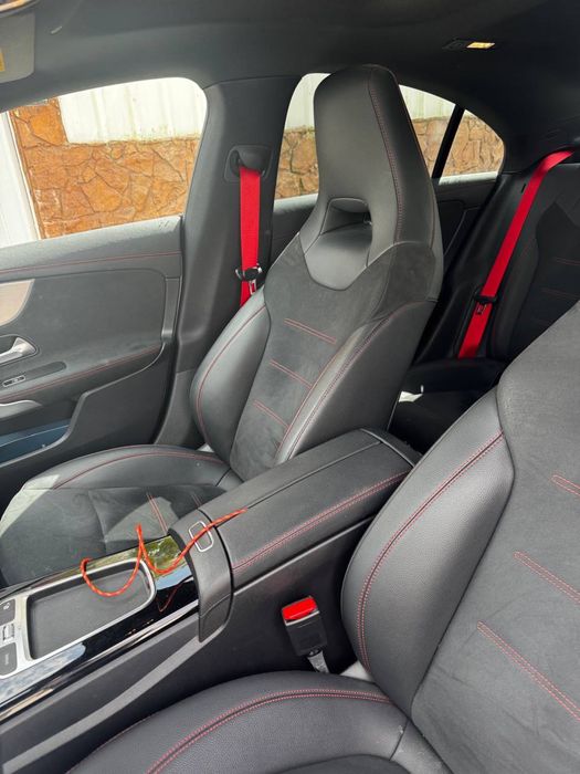 Mercedes-Benz CLA 35 AMG (2024) – Pack Night | 30.000 km | Impecável