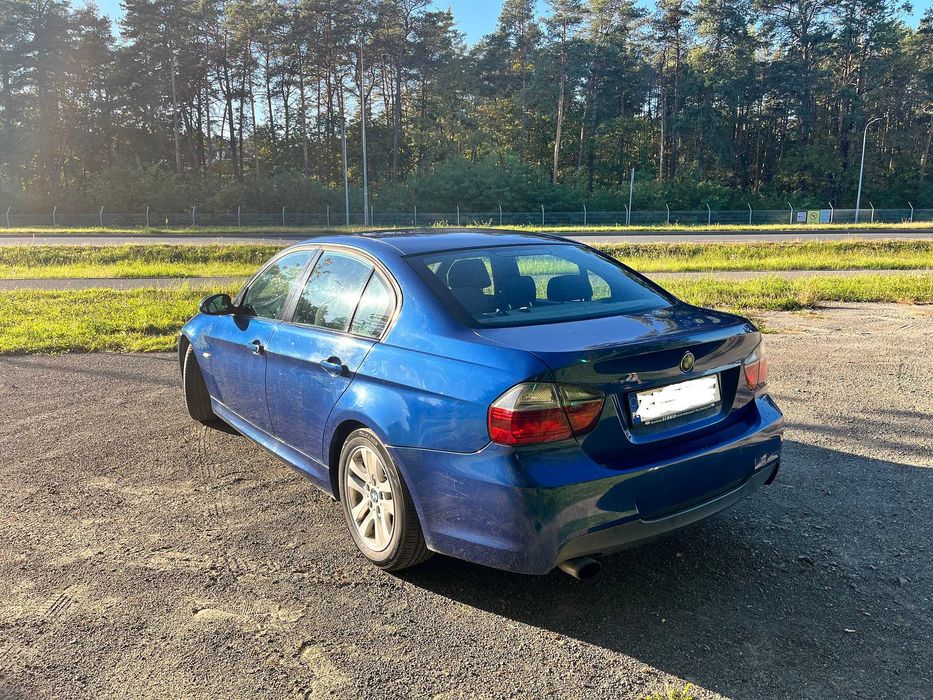 Samochód BMW 318I