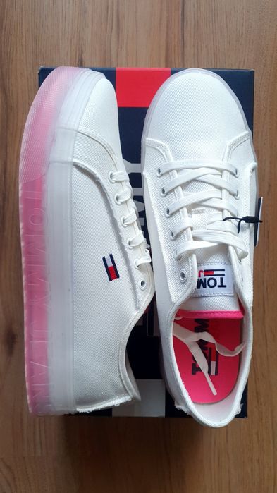 Tenisówki marki Tommy Jeans - rozmiar 42 - nowe