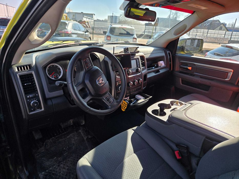 Dodge Ram 5.7 HEMI 4X4 HOLOWNIK