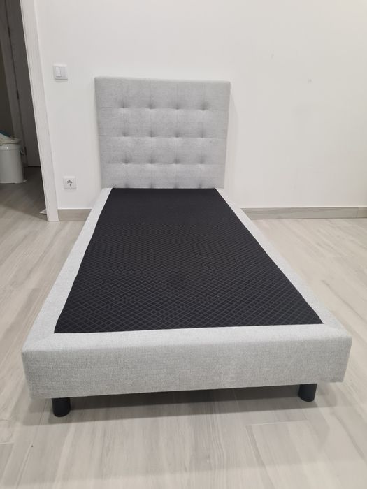 Cama individual com colchão