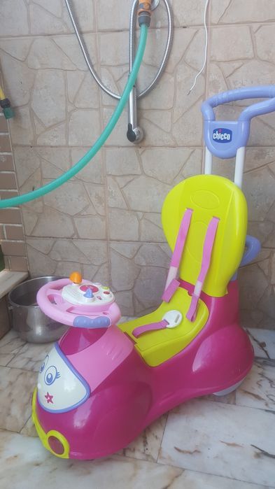 Carrinho  para os pais passear a criança