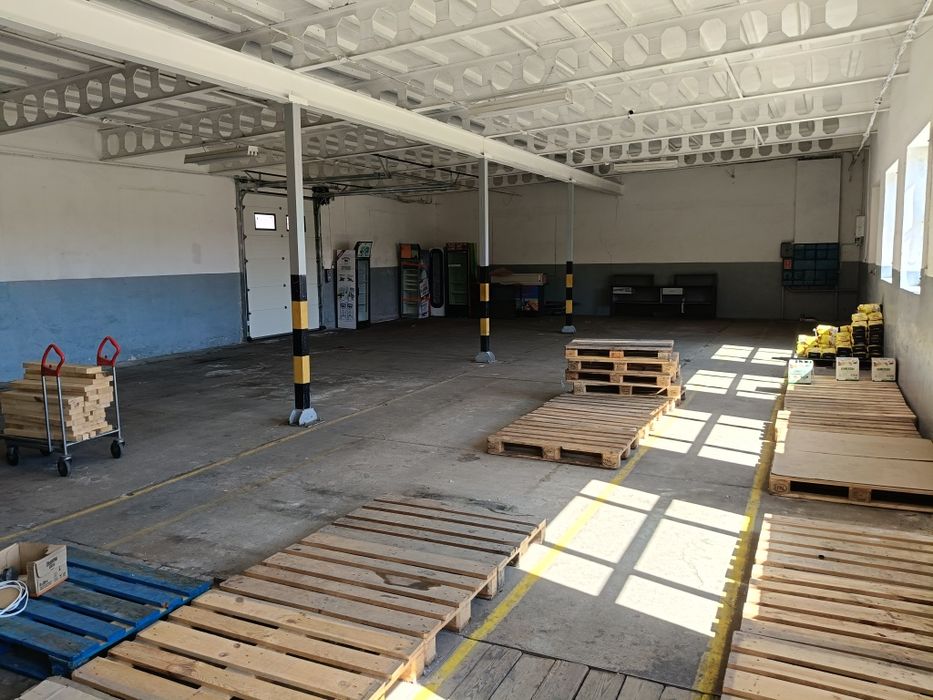 Magazyn 250m2 + zaplecze socjalne