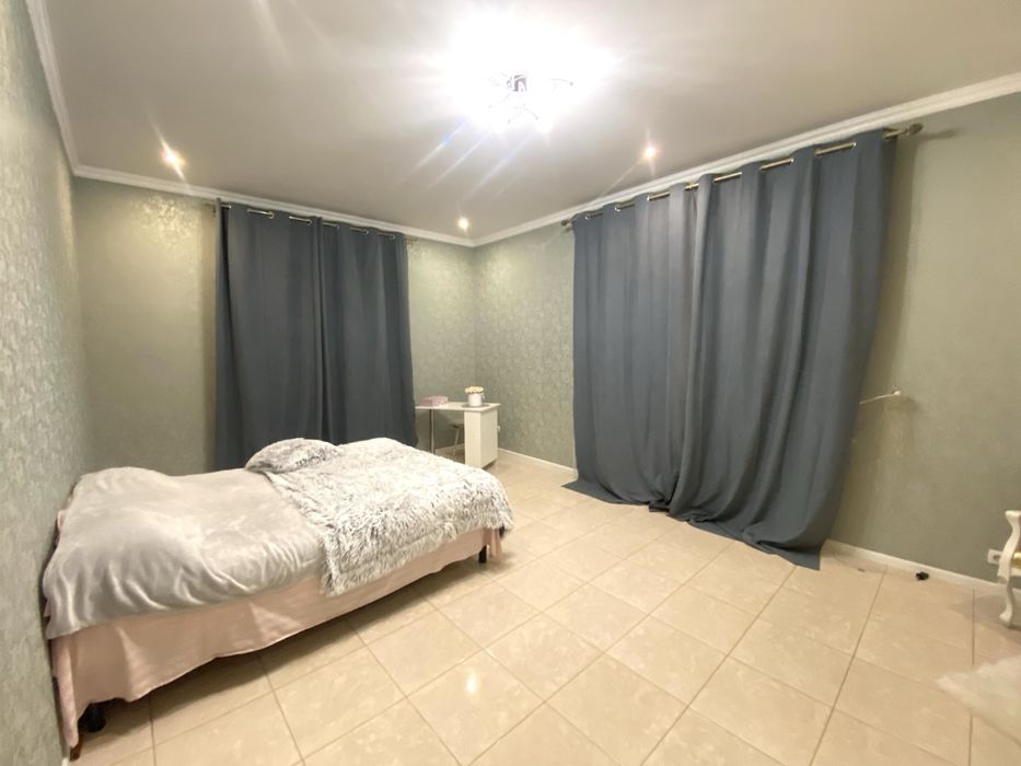 Будинок з частковим ремонтом