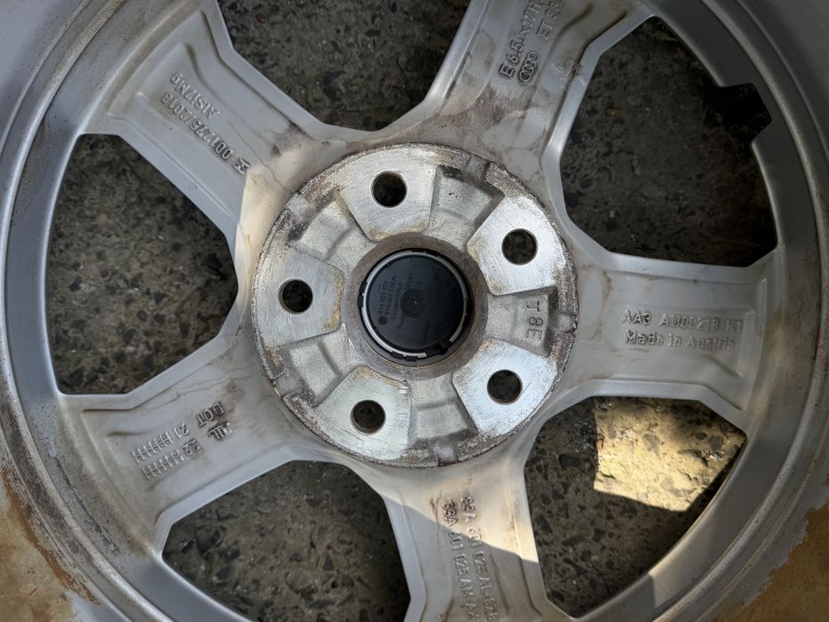 Диски шини Audi A3 Volkswagen 215/65R17 6.5j*17H2 ET38 Hankook