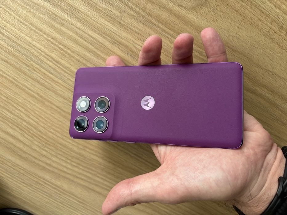Motorola Edge 60 Pro 12/512GB Purple | Ідеальний стан + 4 чохли