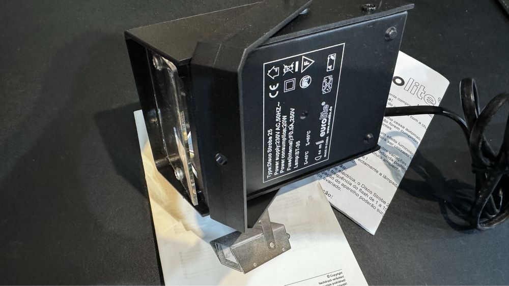 Projetor de luz estroboscopica variavel