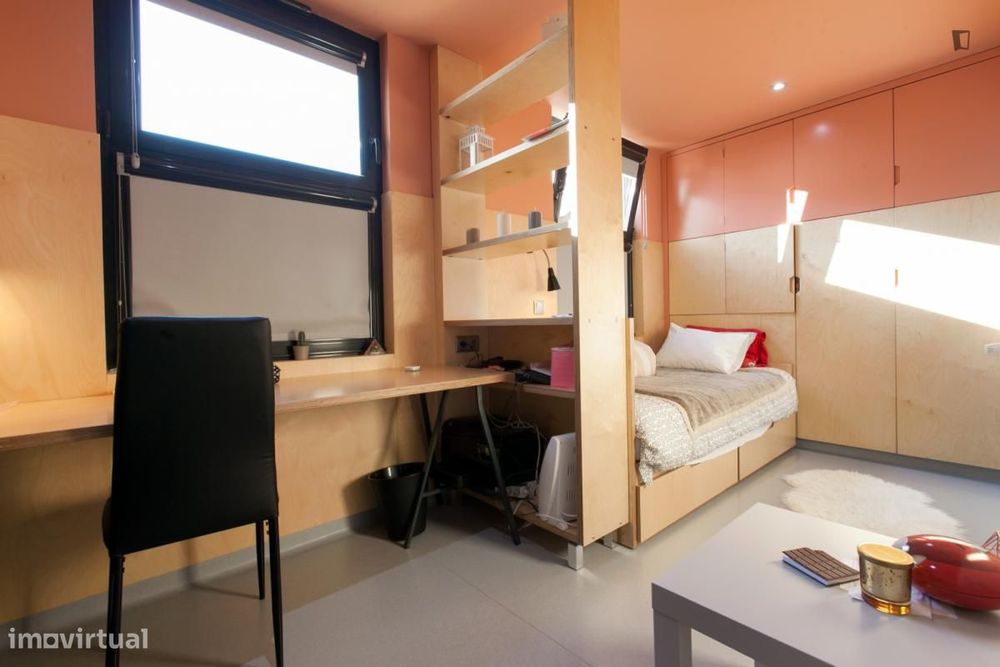 Quarto - localizado em Paranhos Porto