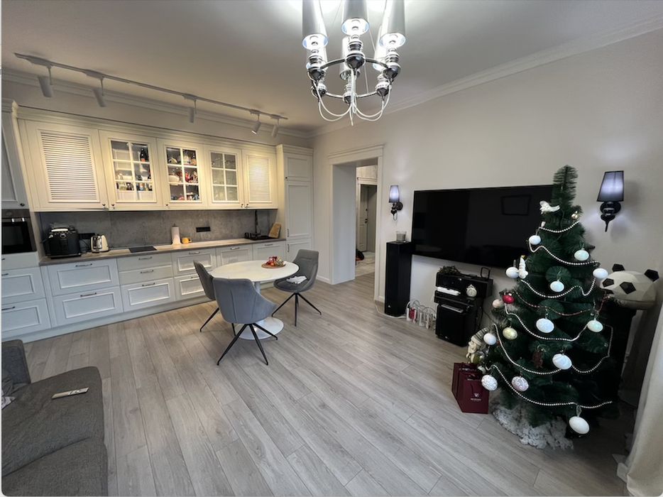 Продам 3-комн квартиру в районе Херсонская ул.