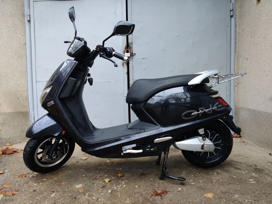 Електроскутер Aima M3