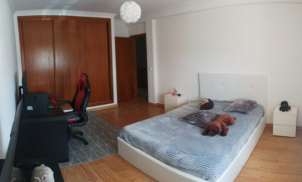 Vendo excelente moradia T4 a 5 minutos do centro da Lourinhã.