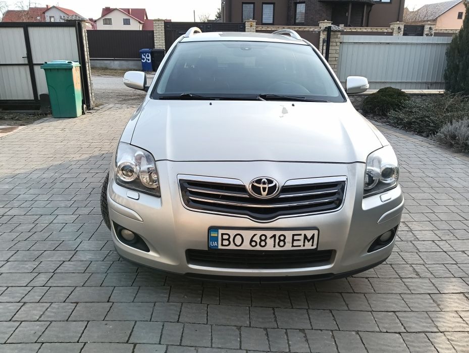 Продам  Тойоту Авенсіс в кузові універсал