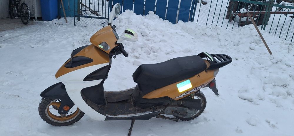 Скутер.мопед. продам