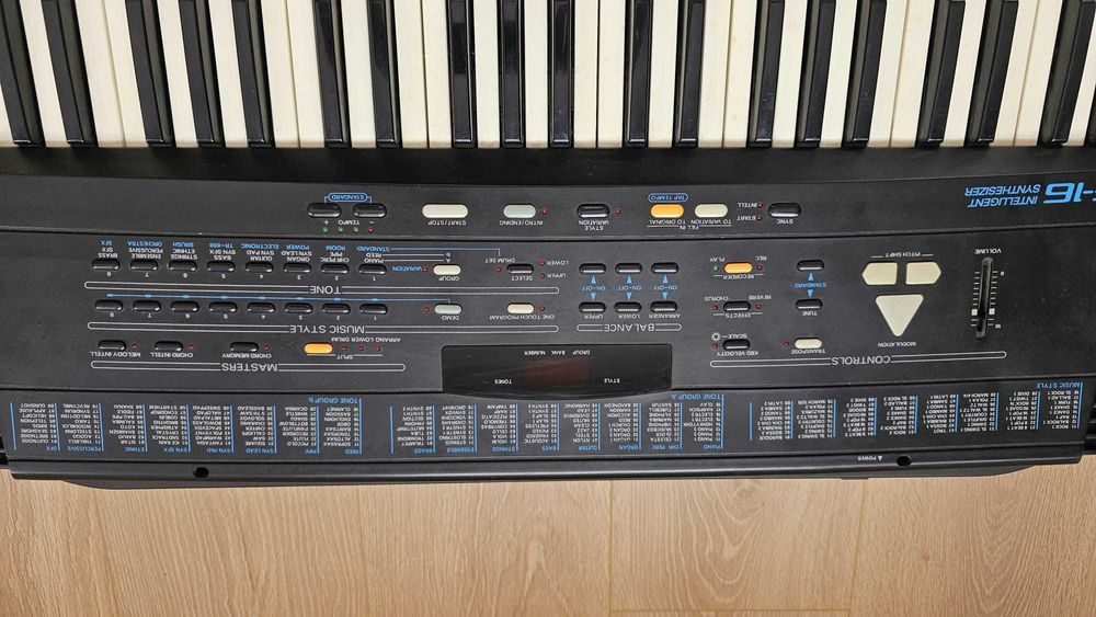 Keyboard Roland E-16