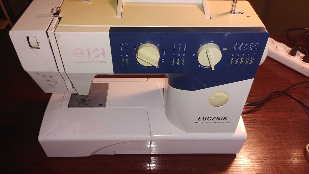 Maszyna do szycia Łucznik 2008 Wiktoria