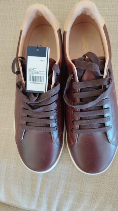 Ténis novos, em pele Fred Perry nr. 44