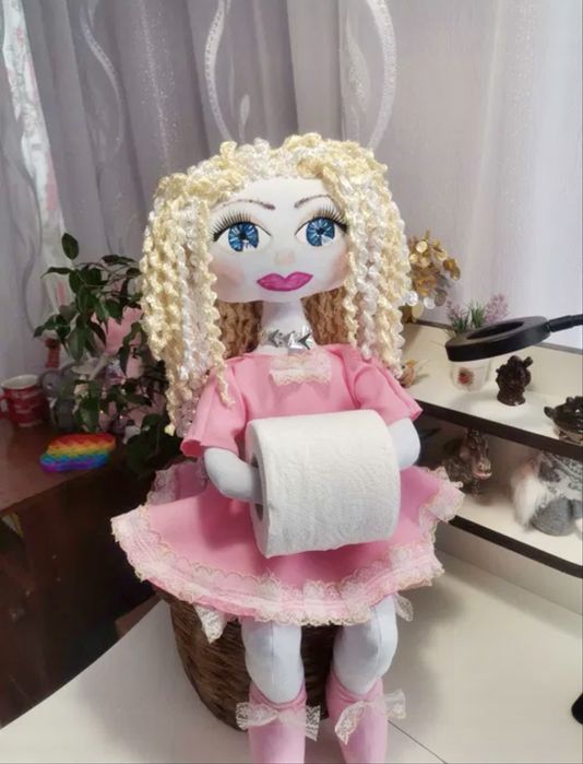 Лялька інтерʼєреа блакитна, рожева