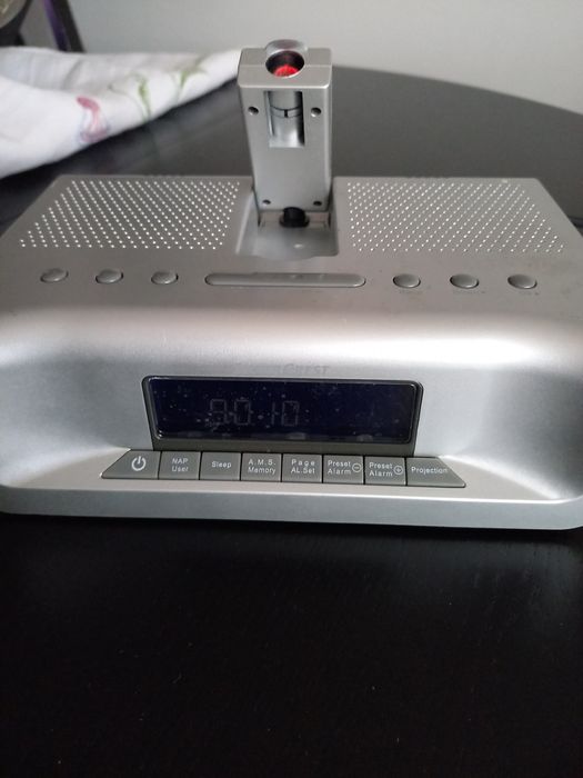 Despertador com projecção  da hora