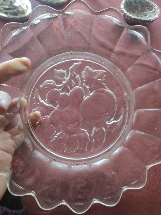 Prato gravado outonal antigo