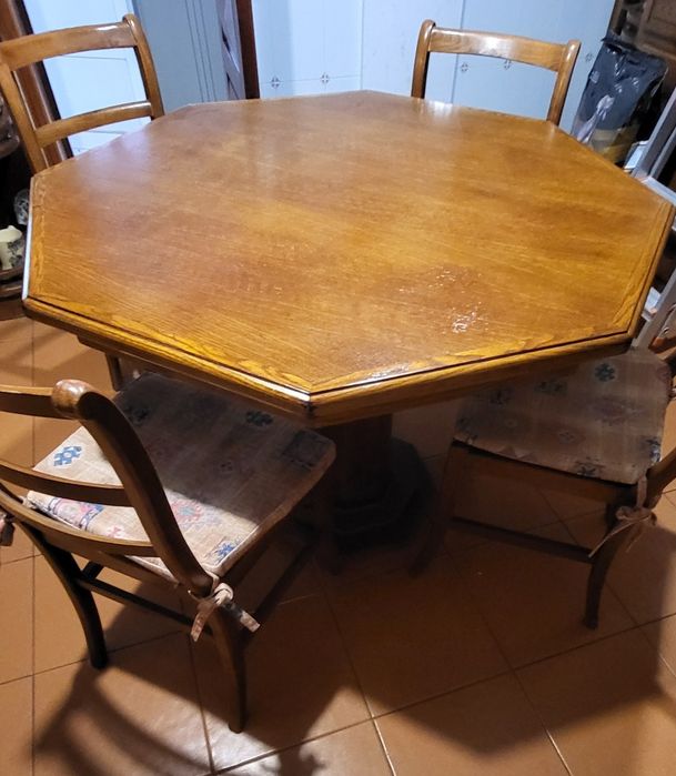 Mesa cozinha e 4 cadeiras
