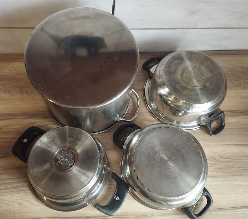 Zestaw garnków ze stali nierdzewnej