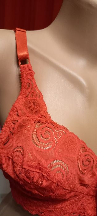 Лифчик 2р.75см под грудью.Новый. Италия