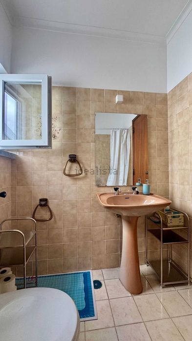 Quarto com Varanda Privada – Alto do Espargal, São Domingos de Rana