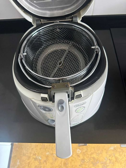 Fritadeira com Óleo DELONGHI Rotofry (1 kg)