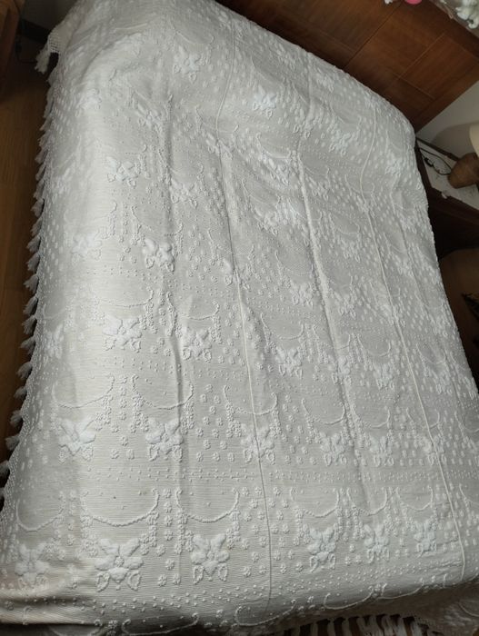 Conjunto Almalaguês - colcha +2 almofadas +conjunto de quato+