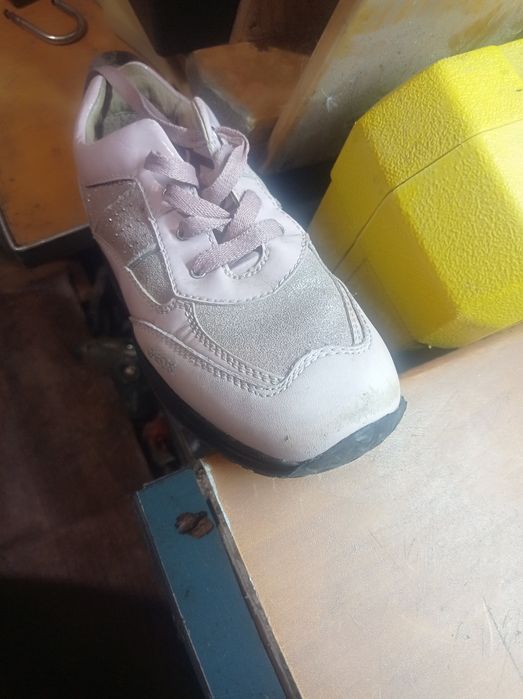 Красовки жіночі шкіряні