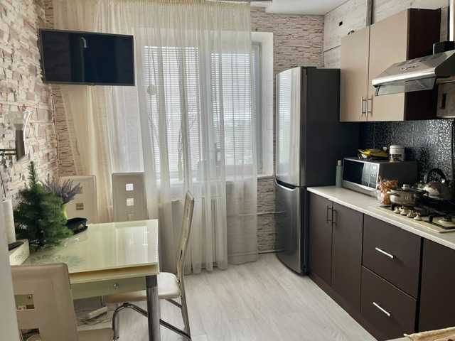 Продаж 3 к.квартири,р-н"Кандибини",просп.Степана Бандери,79