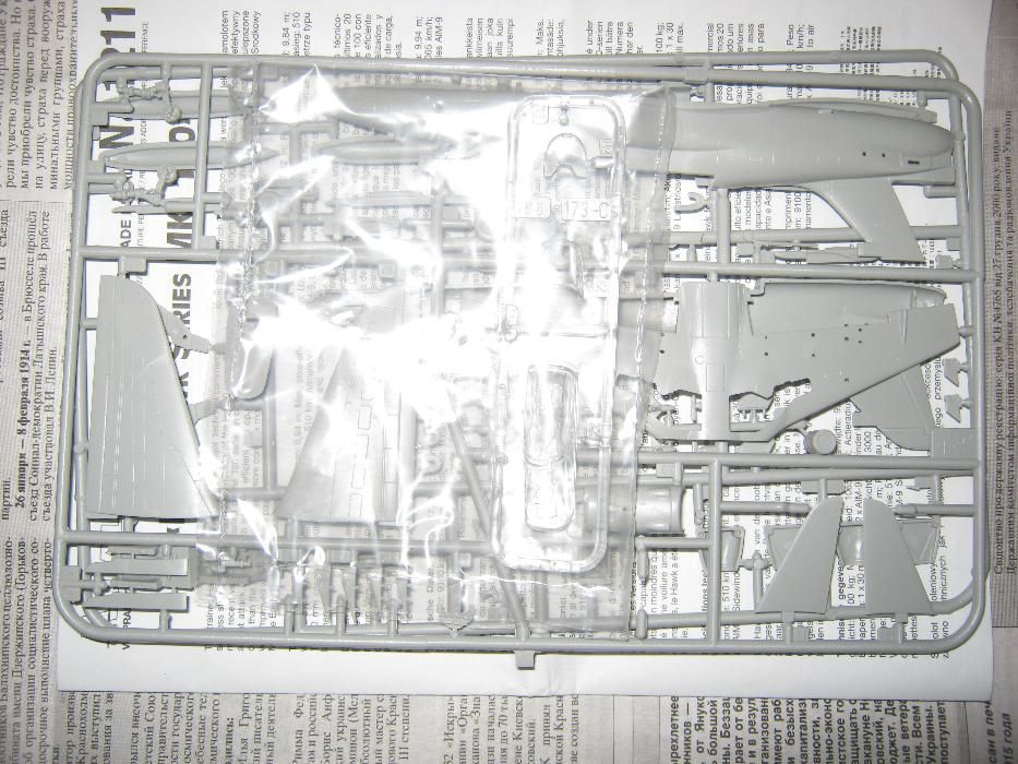 Сборная пластиковая модель самолёта Hawk Mk.100 (1/72 ,,Italeri" )
