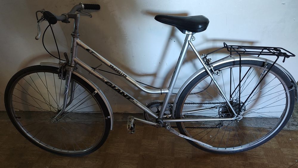 Rower szosowy srebrny