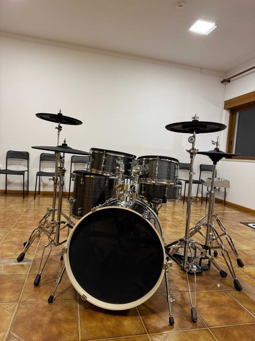 Bateria eletrónica - Millenium MPS1000 + Extras