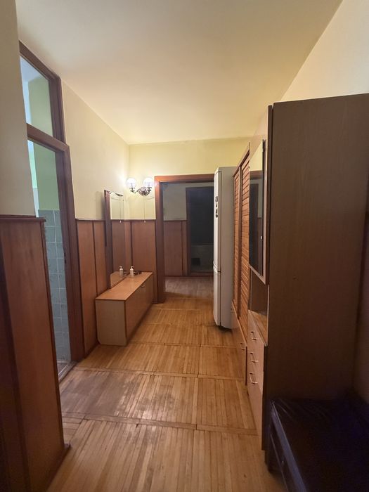 Продаж 3 кімн. квартири по в.8 Березня з газовим опаленням